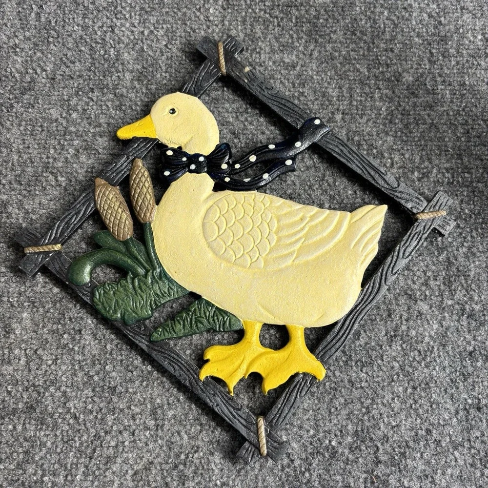 VTG Cast-Iron Square Trivet Hot Tray Featuring A White Duck Hanging Wall Decor